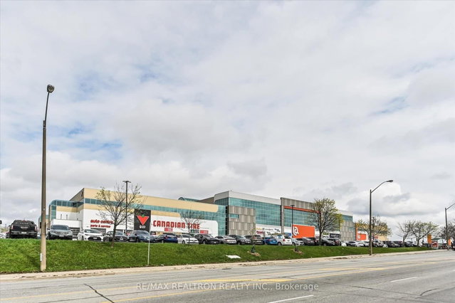 73 - 721 Lawrence Avenue W
