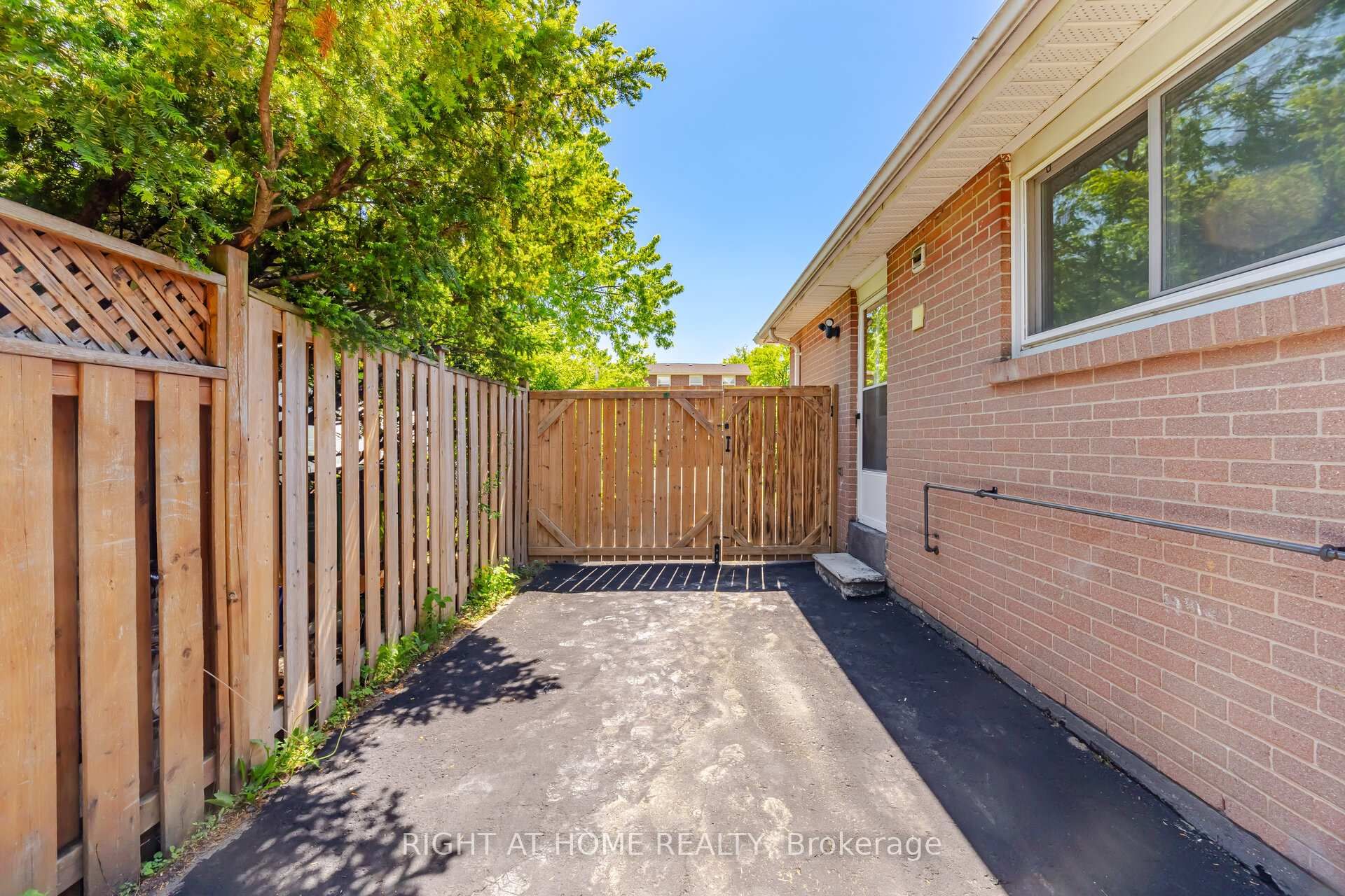 59 Edenborough Drive