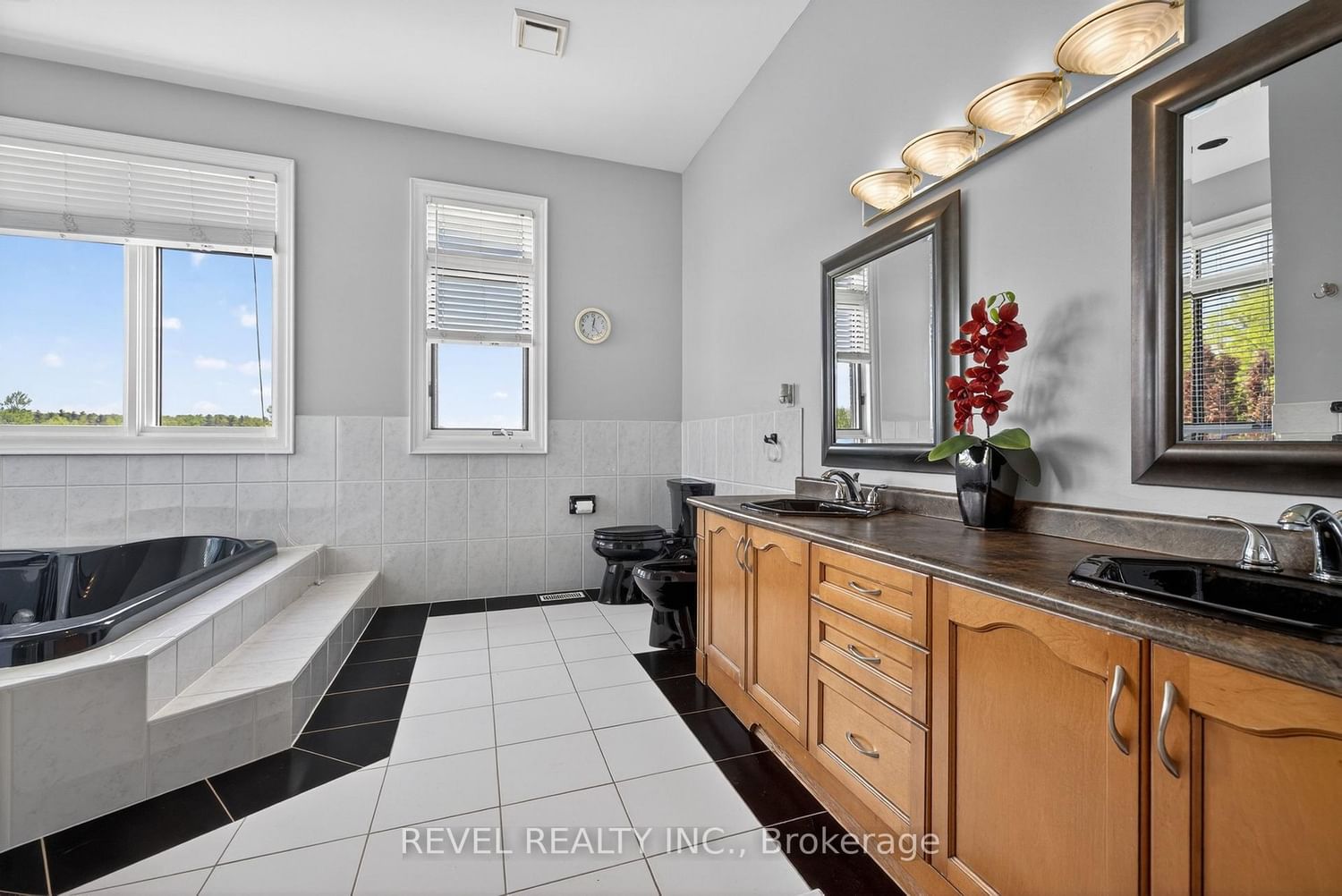 2738 Lower Base Line, Milton, view 31