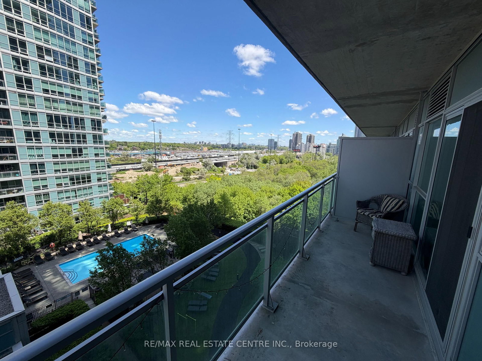 165 Legion Road N, Unit 933 - Photo 2