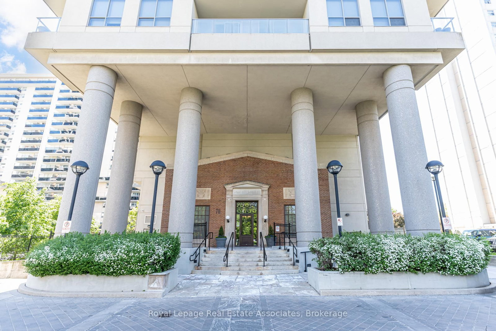 70 High Park Avenue, Unit 705 - Photo 2