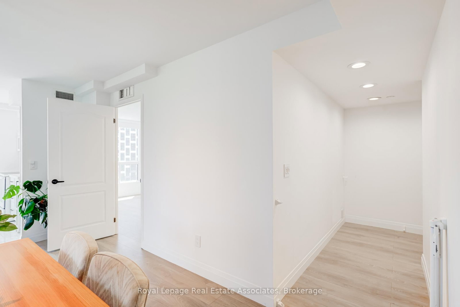 70 High Park Avenue, Unit 705 - Photo 20