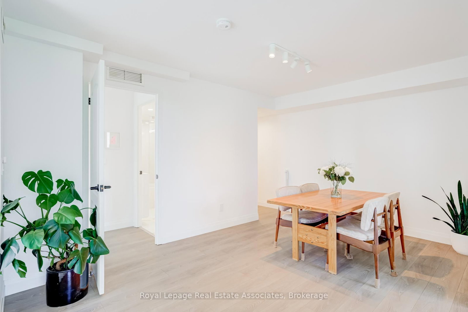 70 High Park Avenue, Unit 705 - Photo 7