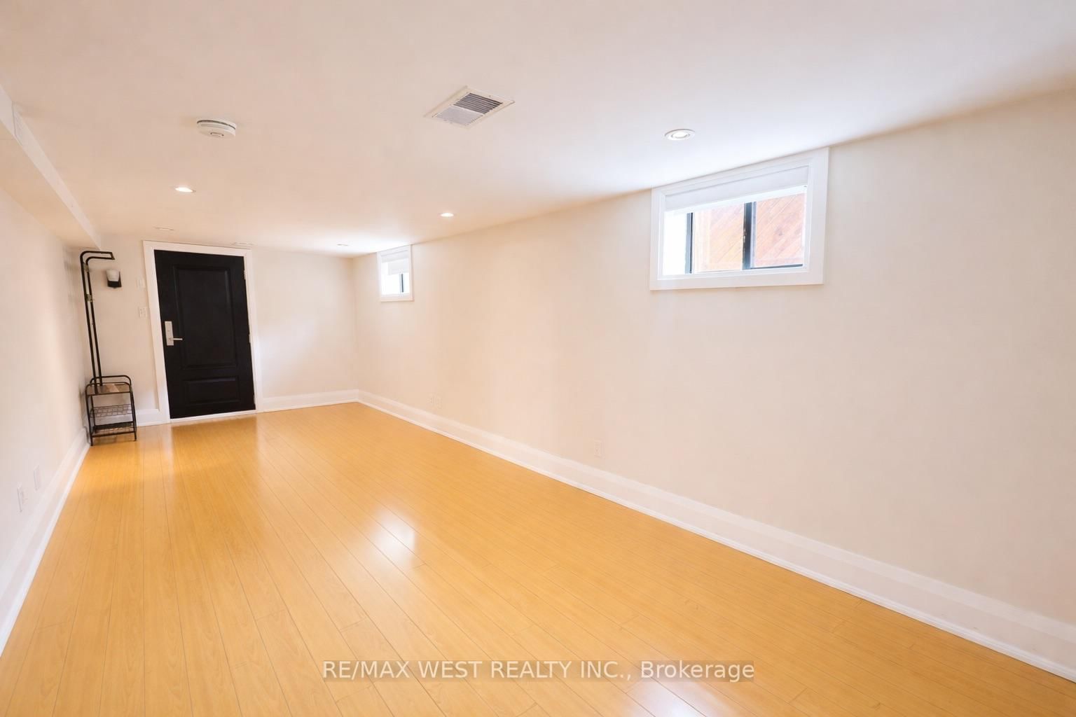 Lower Level-32 Harrow Drive, Toronto, ON, photo 3
