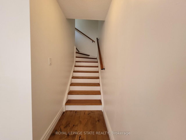 1122 - 20 Laidlaw Street