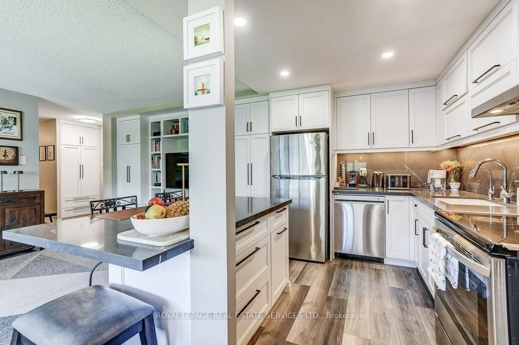 3590 Kaneff Crescent • #402 • Mississauga, ON photo 11