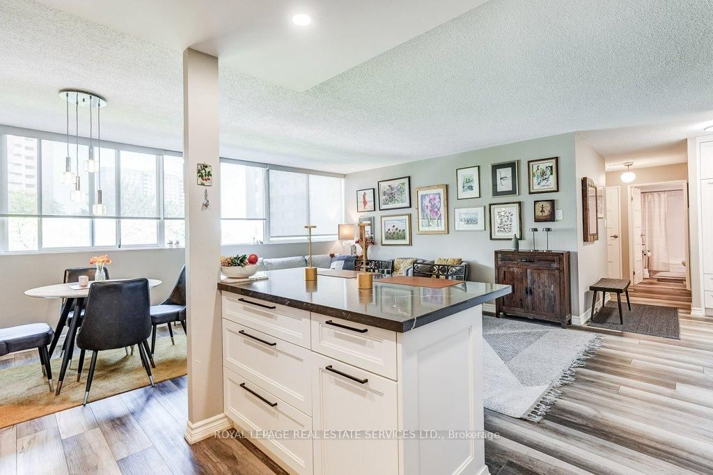 3590 Kaneff Crescent • #402 • Mississauga, ON photo 12
