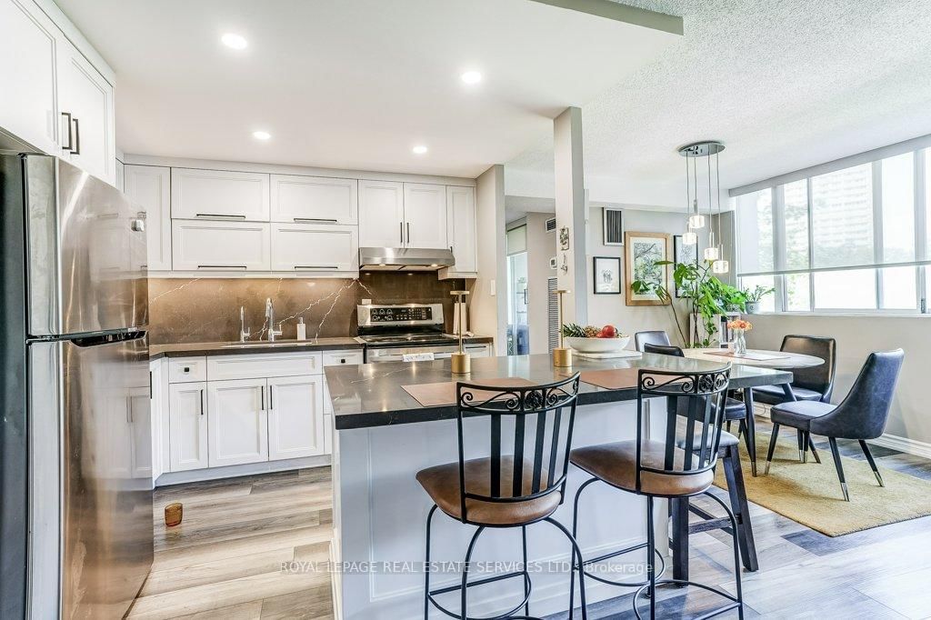 3590 Kaneff Crescent • #402 • Mississauga, ON photo 9