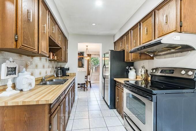 18 Pluto Drive • Brampton, ON photo 6