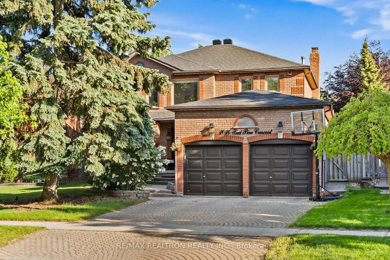 1016 Red Pine Crescent