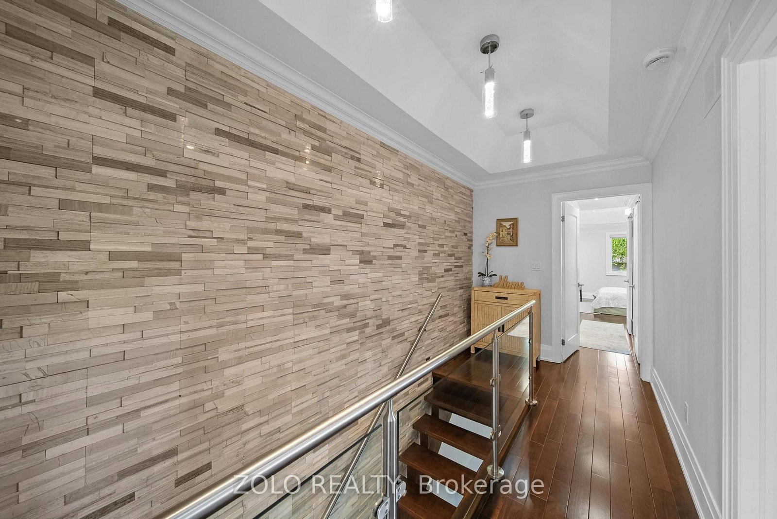 168A Lake Promenade • Toronto, ON photo 17