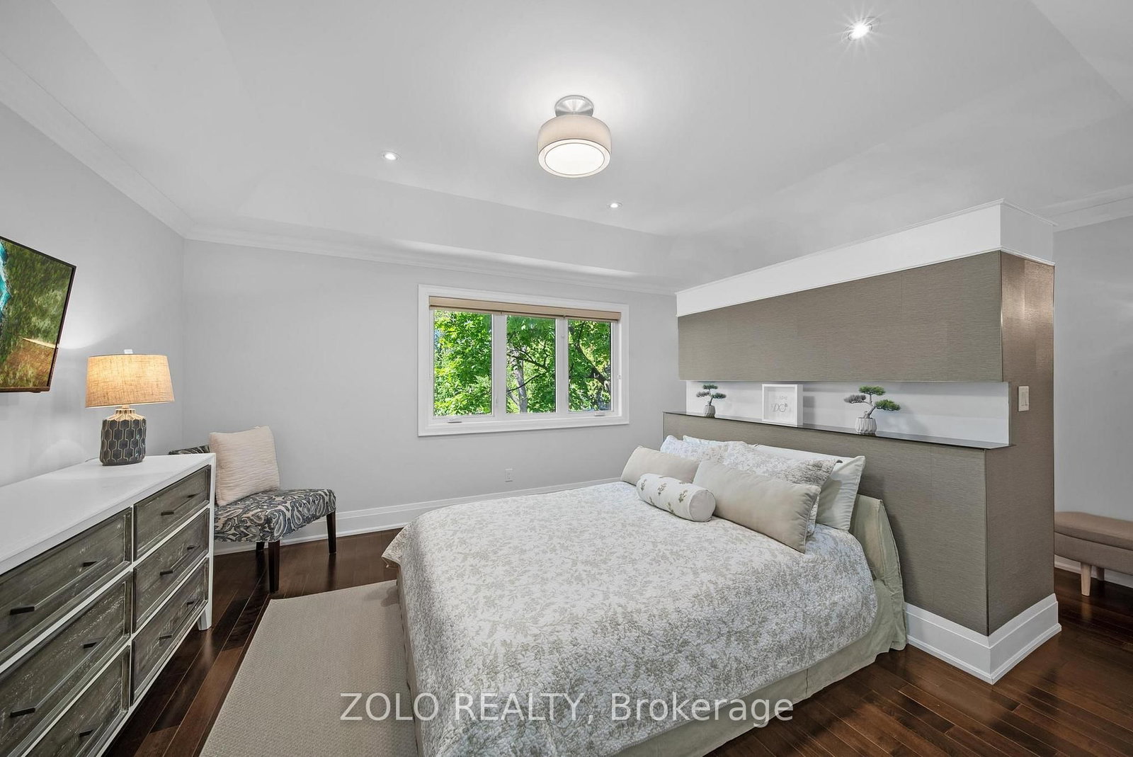 168A Lake Promenade • Toronto, ON photo 19