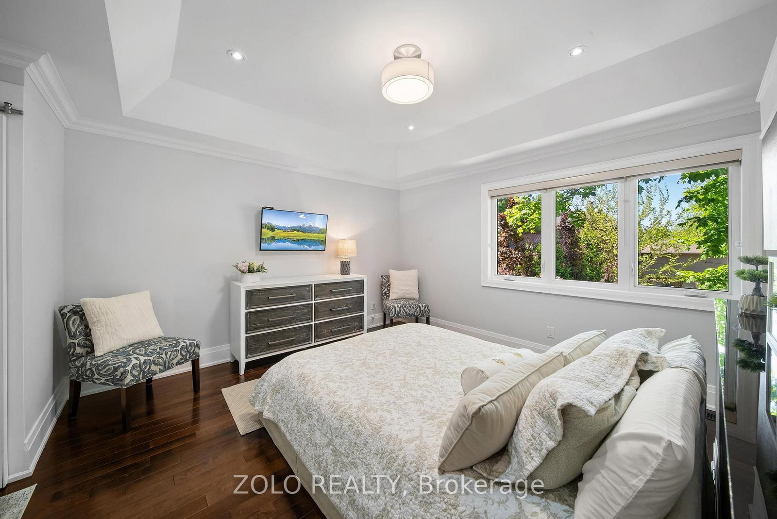 168A Lake Promenade • Toronto, ON photo 22