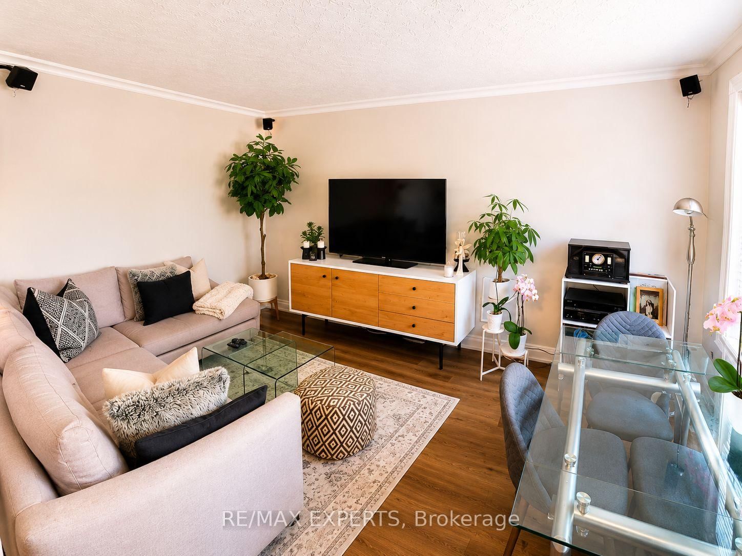 10 Lady Bank Road, Toronto, ON, photo 2