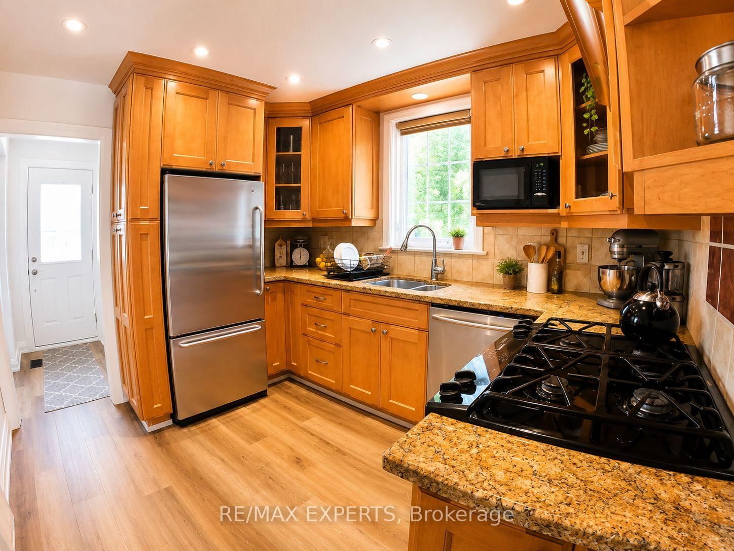 10 Lady Bank Road, Toronto, ON, photo 5