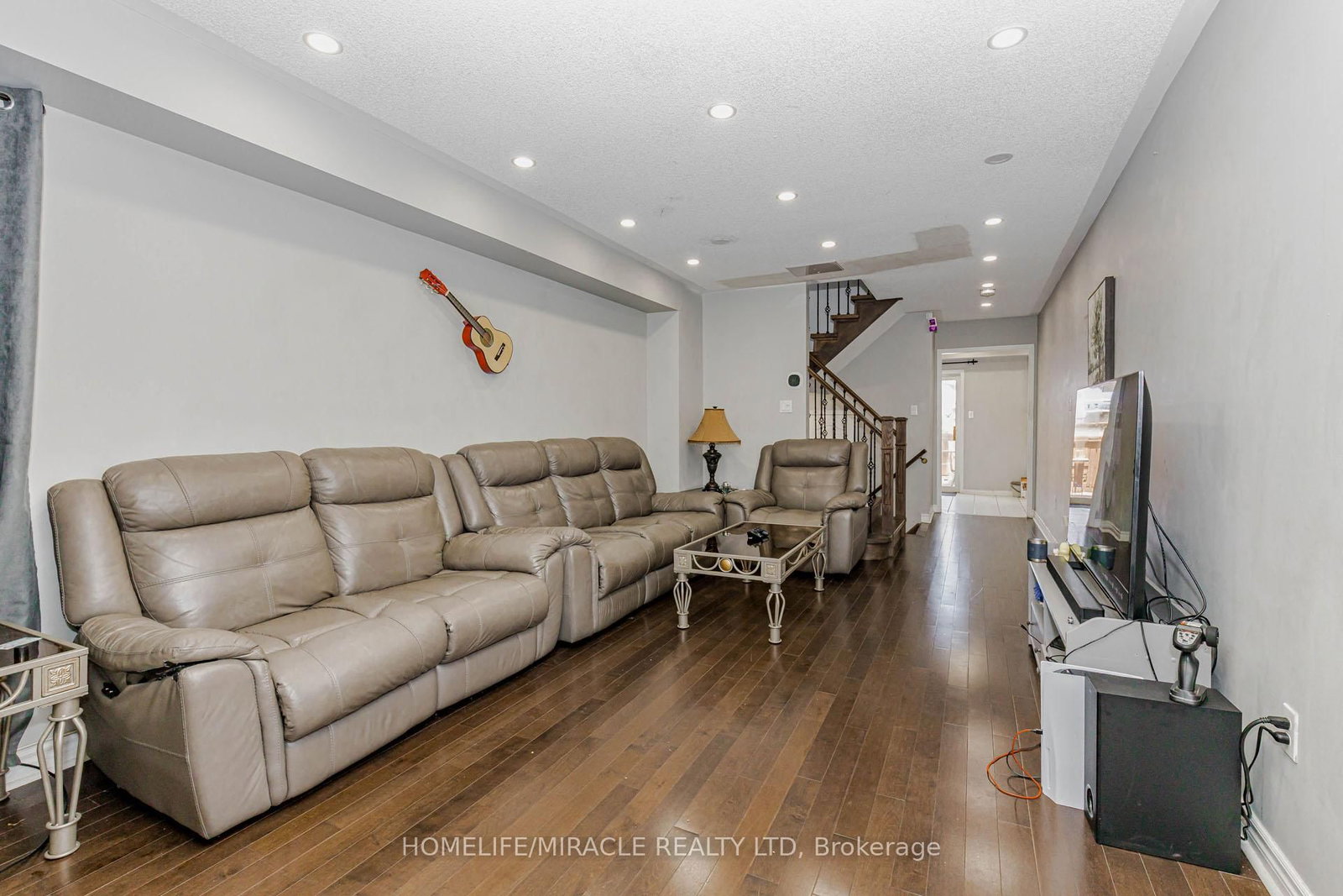 120 Viceroy Crescent • Brampton, ON photo 8