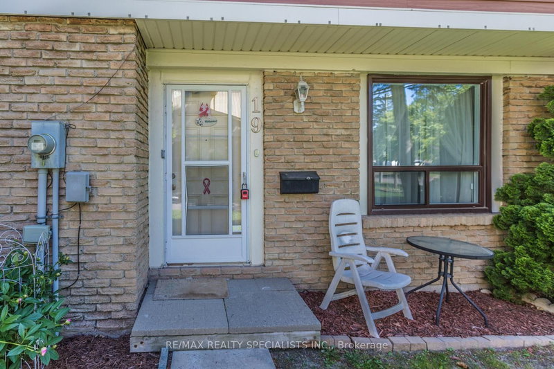 19 - 98 Falconer Drive