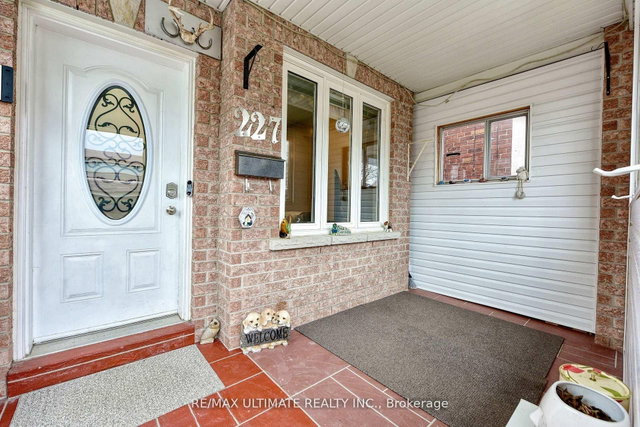 227 Earlscourt Avenue