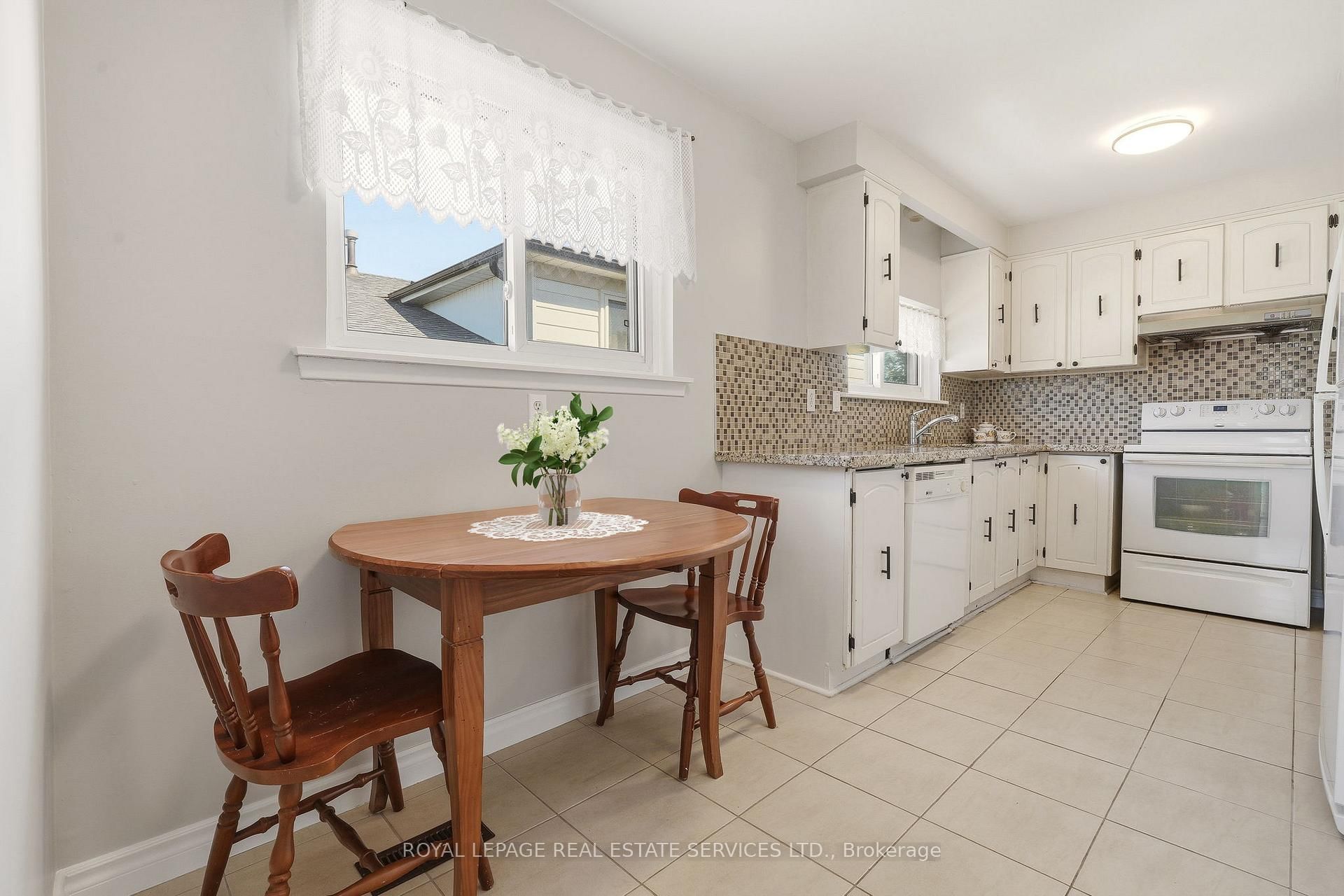 3454 Oakglade Crescent