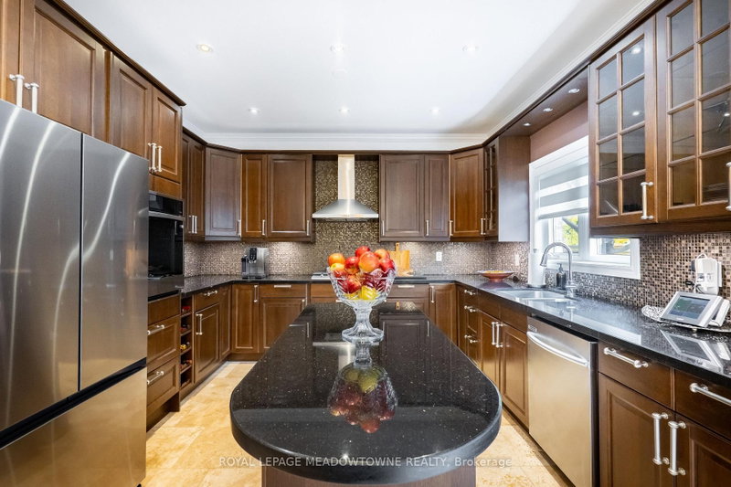 26 Emperor Brampton,ON L6P 1X5 — Photo 11