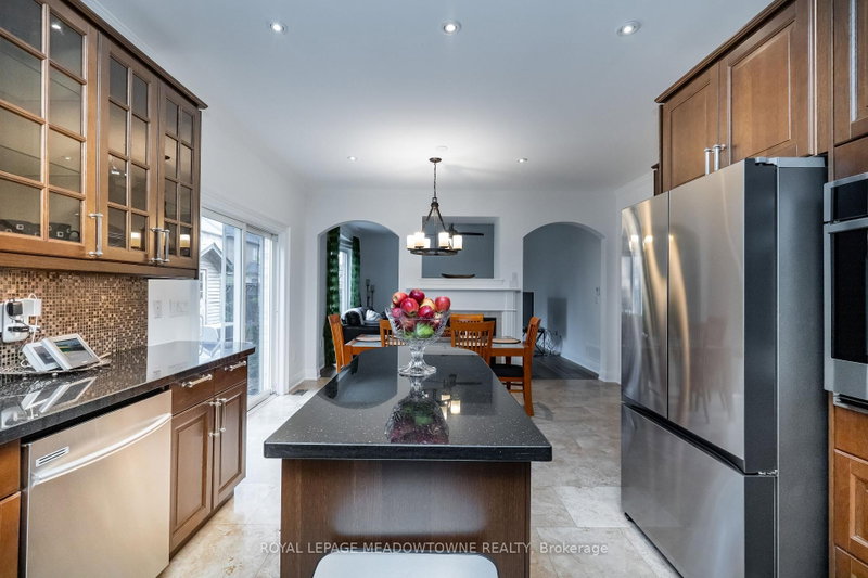 26 Emperor Brampton,ON L6P 1X5 — Photo 14