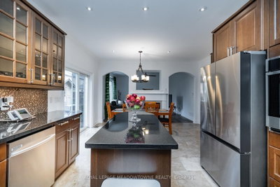 26 Emperor Brampton,ON L6P 1X5 — Photo 14