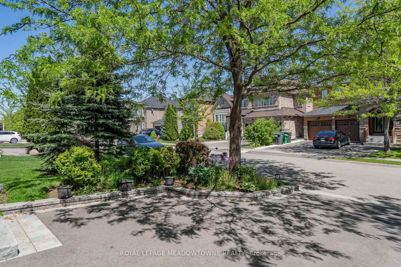 26 Emperor Drive