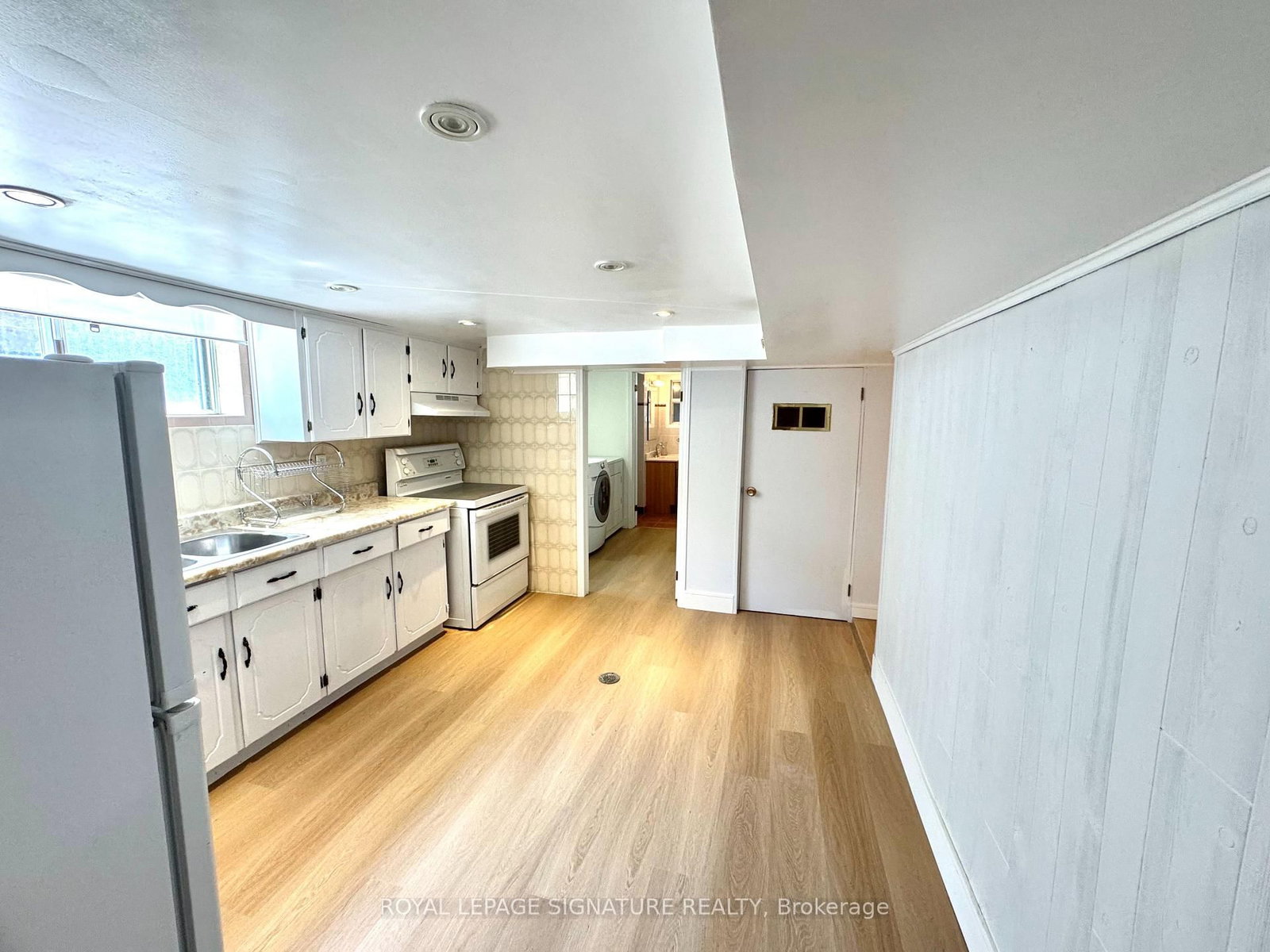 Lower-36 Ashmore Avenue, Toronto, ON, photo 2