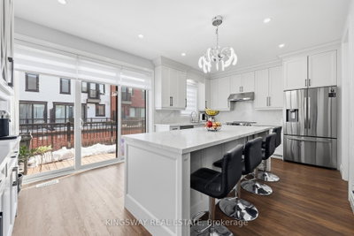 4-bed Townhouse · 975 WHITLOCK Ave
