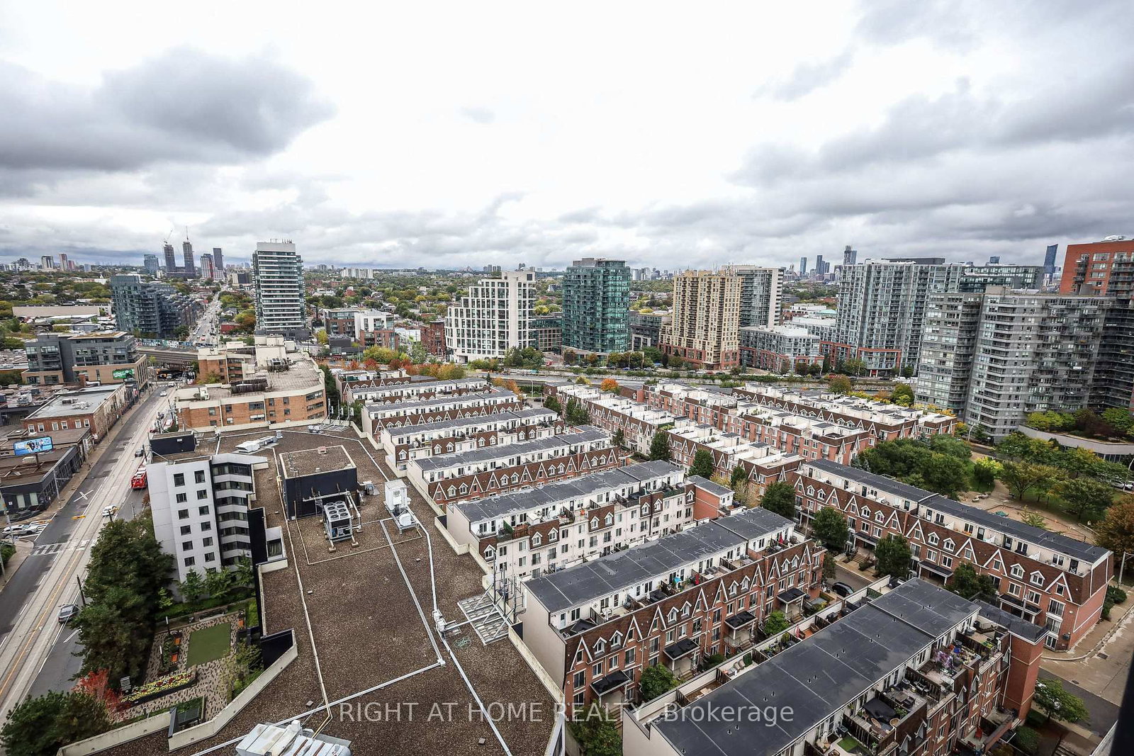 285 Dufferin Street • #1608 • Toronto, ON photo 19
