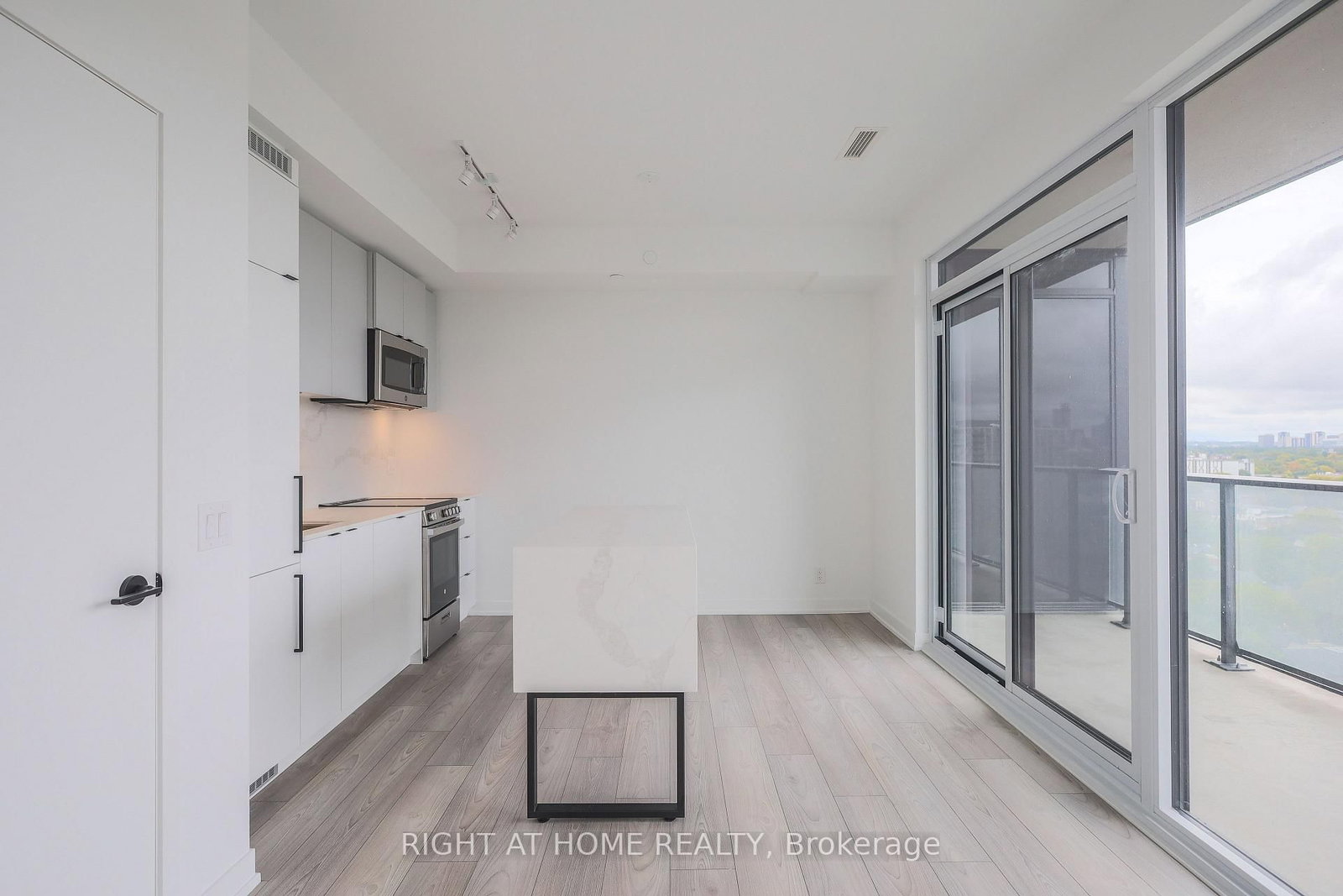 285 Dufferin Street • #1608 • Toronto, ON photo 9