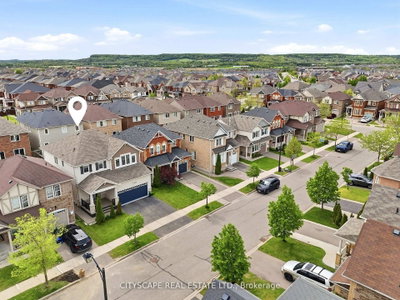 5-bed Detached House · 305 Gleave Terr