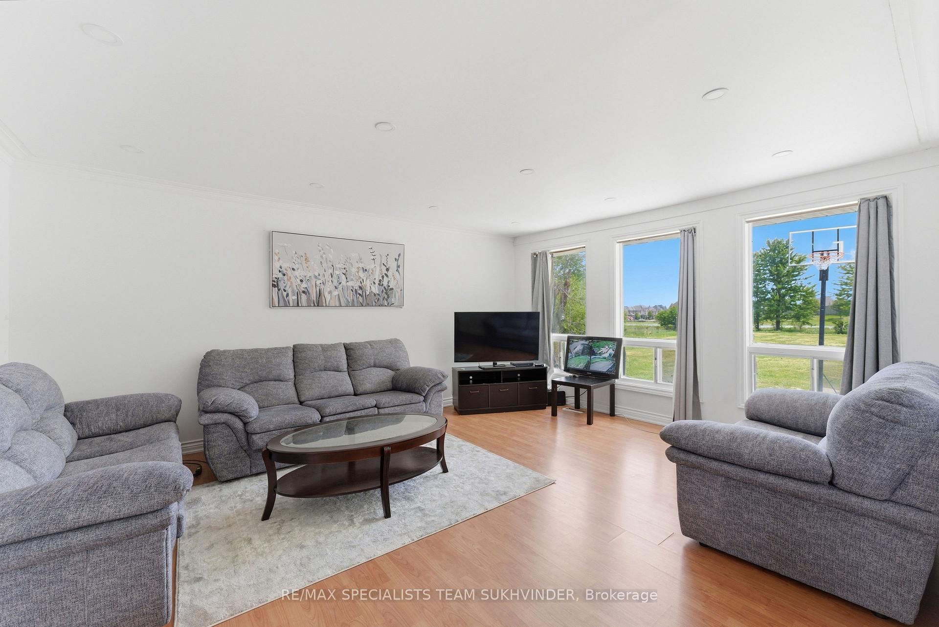 7236 Mayfield Road