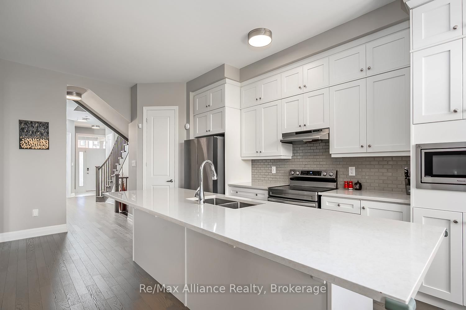 3291 Harasym Trail • Oakville, ON photo 15