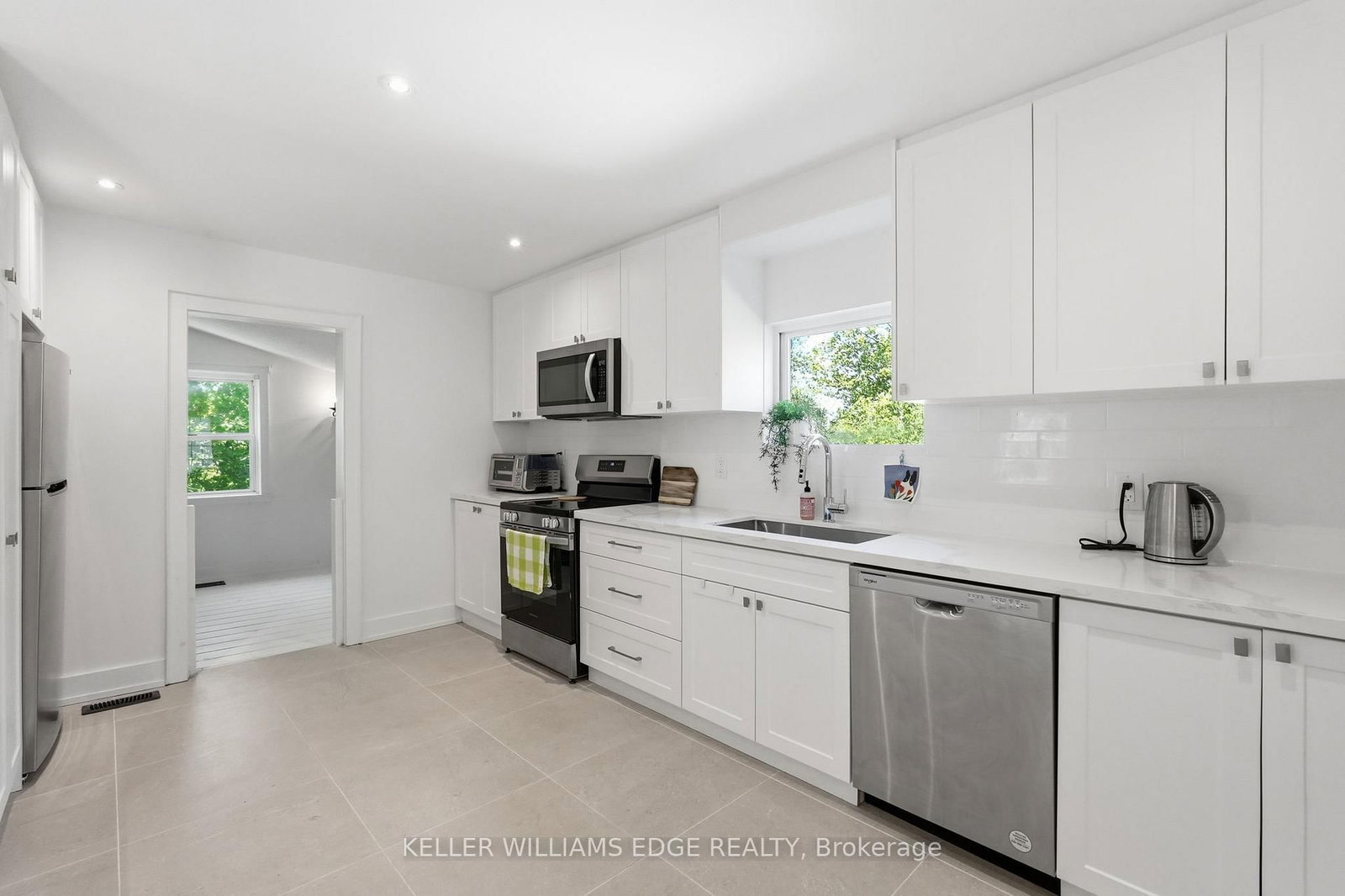 6123 Guelph Line • Burlington, ON photo 12