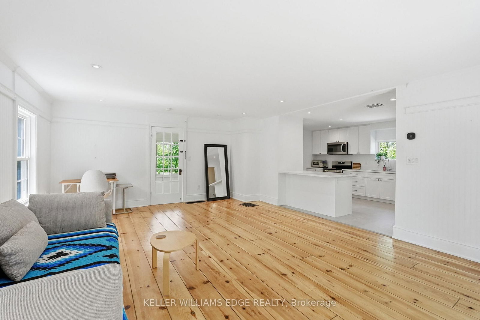 6123 Guelph Line • Burlington, ON photo 17