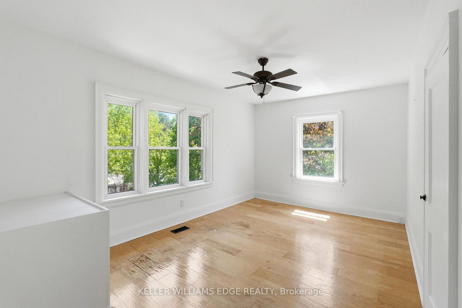 6123 Guelph Line • Burlington, ON photo 24