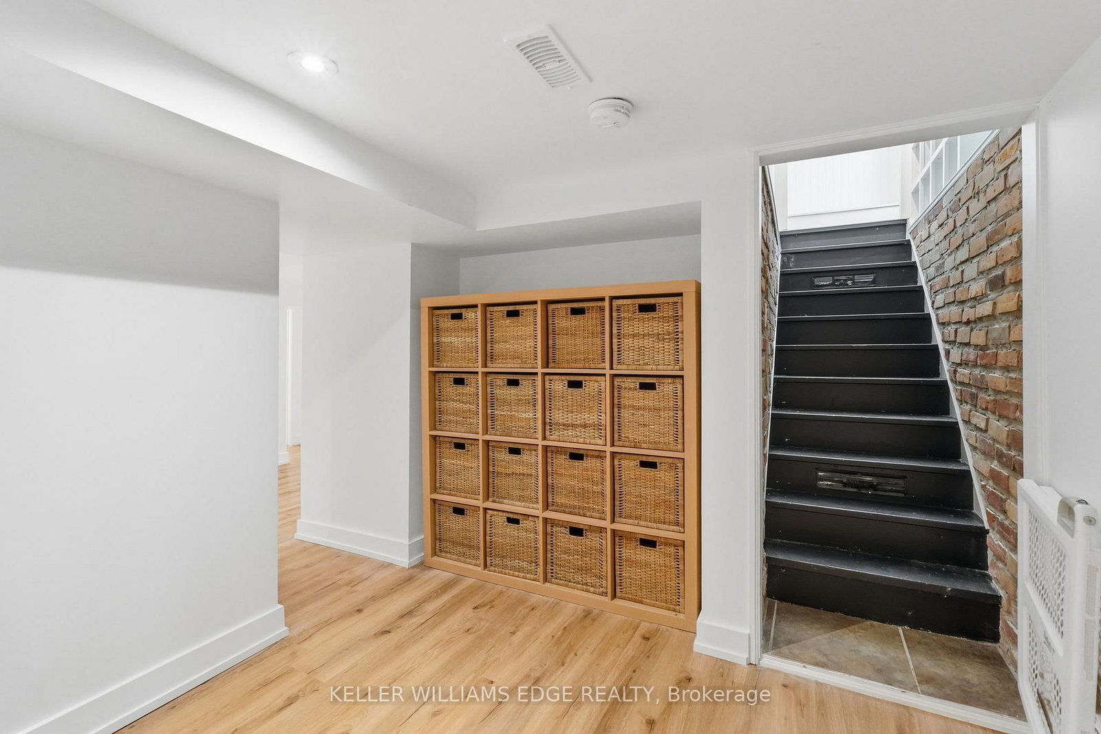 6123 Guelph Line • Burlington, ON photo 33