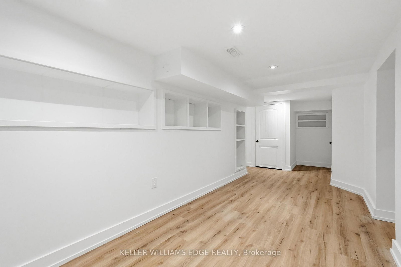 6123 Guelph Line • Burlington, ON photo 35