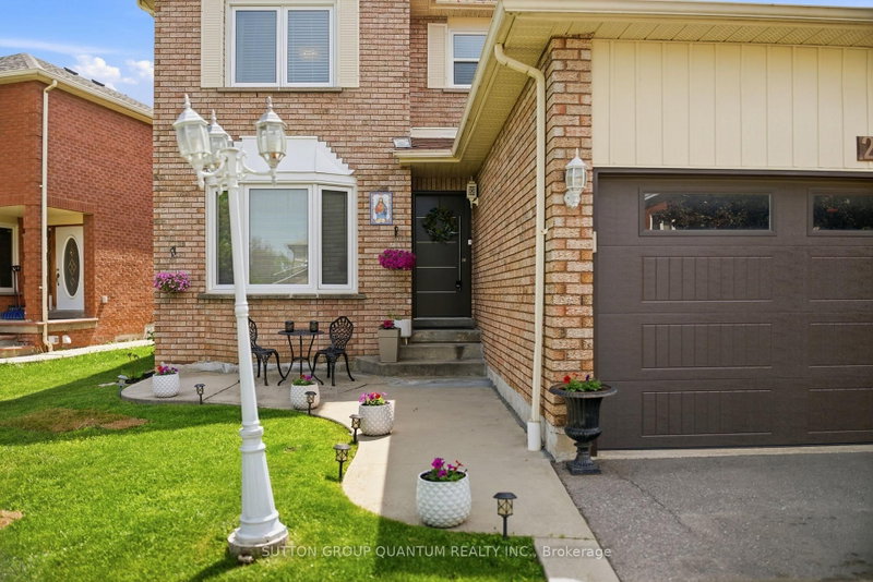 276 Lech Walesa Dr photo 3
