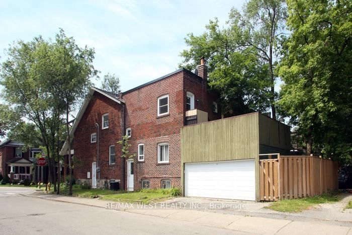 Upper Level-420 Annette Street, Toronto, ON, photo 3