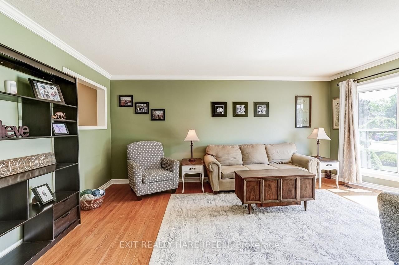 10 Duncannon Crescent • Brampton, ON photo 6