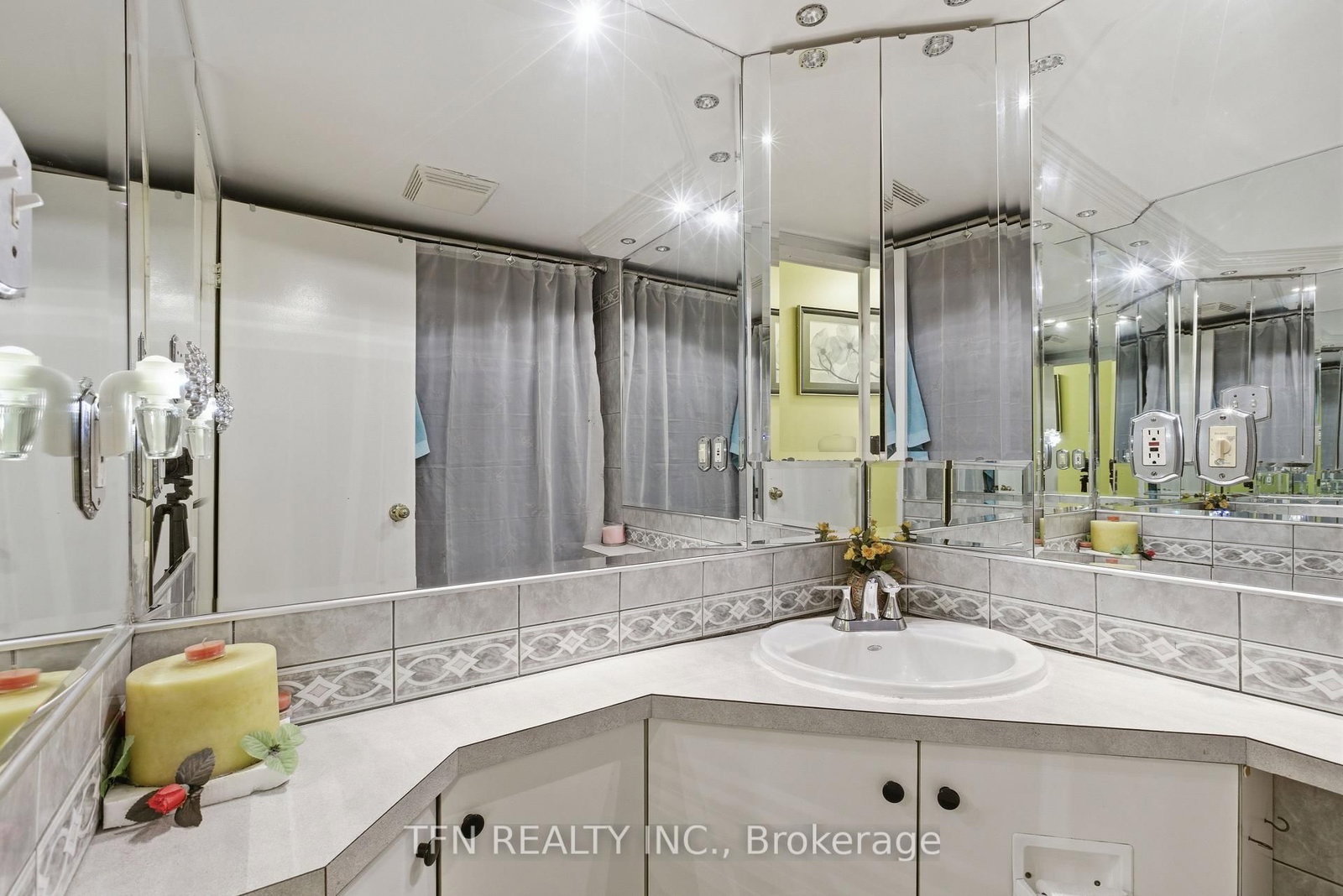 2345 Confederation Parkway • #1204 • Mississauga, ON photo 32