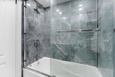 8 Dayspring Brampton,ON L6P 2Z7 — Photo 16