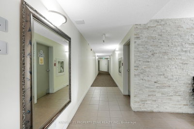 8 Dayspring Brampton,ON L6P 2Z7 — Photo 24