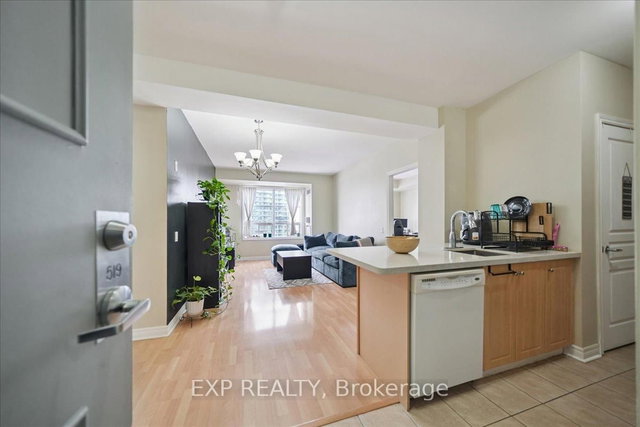 519 - 1415 Lawrence Avenue W
