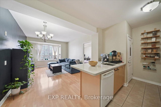 519 - 1415 Lawrence Avenue W