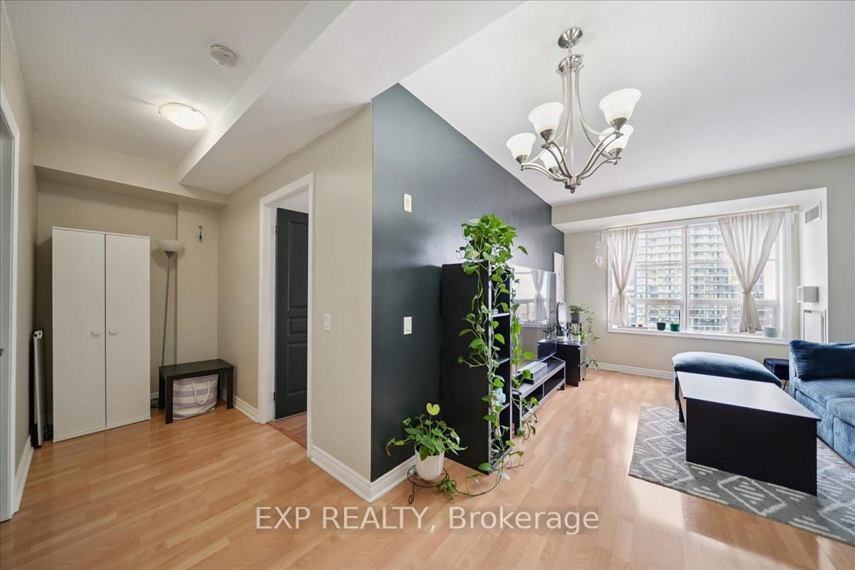 1415 Lawrence Avenue W, Unit 519