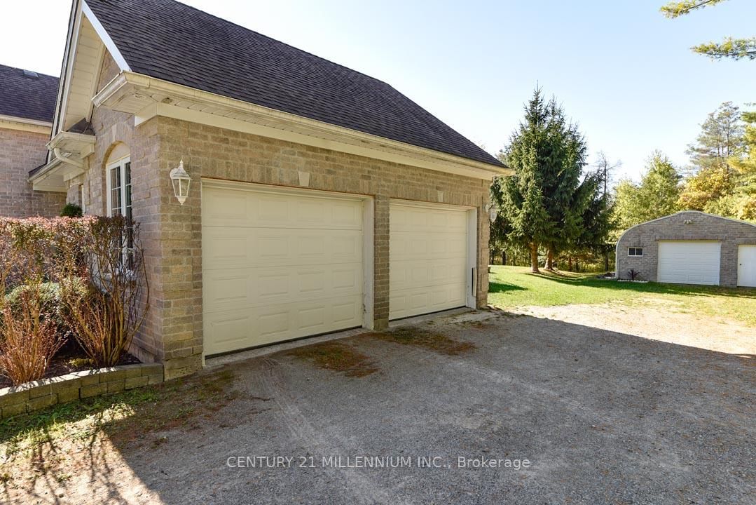 19976 Kennedy Road • Caledon, ON photo 2