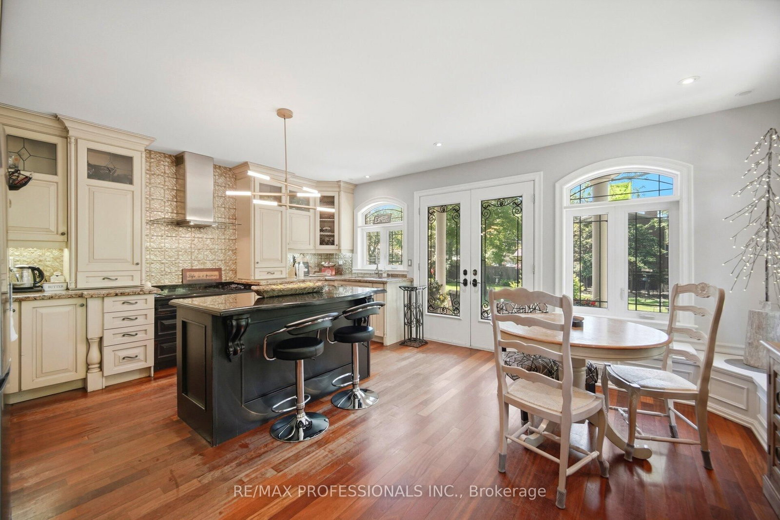 1114 Kipling Avenue • Toronto, ON photo 12